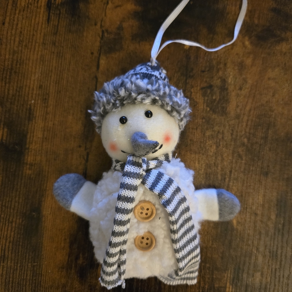 Snowman felt plush Christmas tree holiday ornament - NWOT, unused